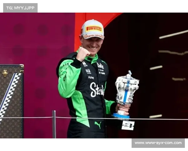 霍肯伯格从第19位发车冲击英国大奖赛季军首登F1领奖台